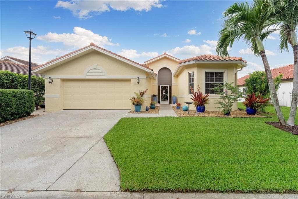 25933 Pebblecreek DR BONITA SPRINGS, FL 34135