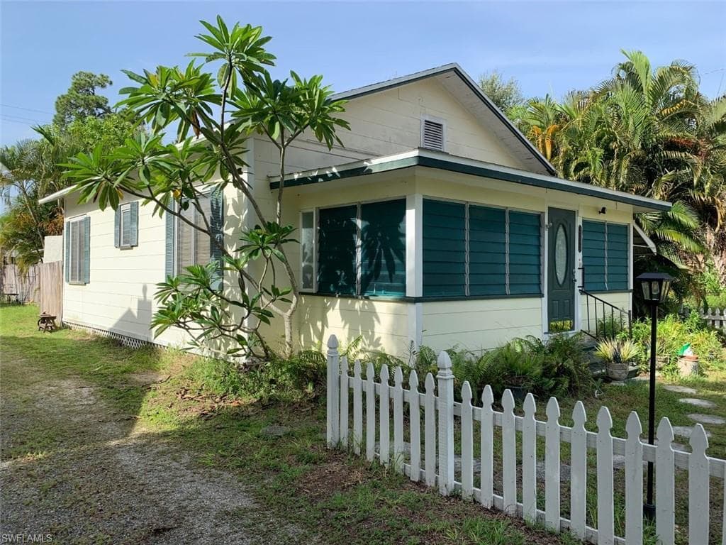 2042 Katherine ST FORT MYERS, FL 33901