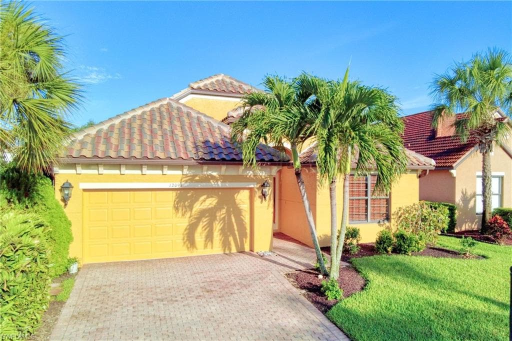 12093 Country Day CIR FORT MYERS, FL 33913