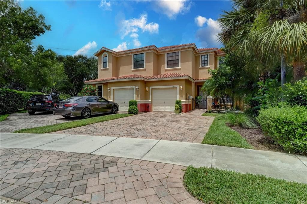 7468 Bristol CIR NAPLES, FL 34120