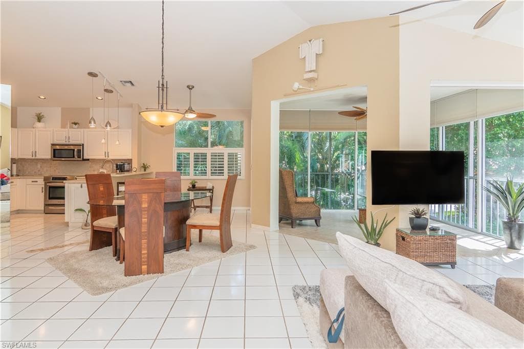 15260 Cedarwood LN A-201 NAPLES, FL 34110