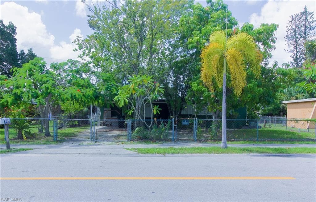 3056 Second ST FORT MYERS, FL 33916