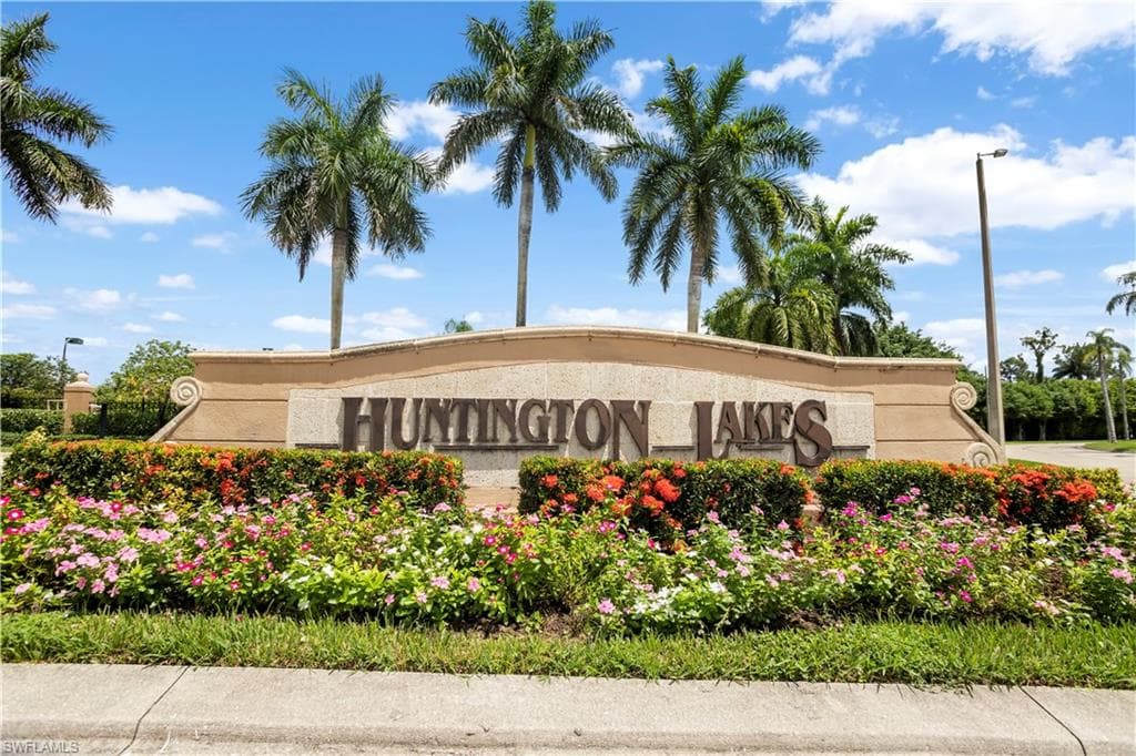6605 Huntington Lakes CIR W 203 NAPLES, FL 34119