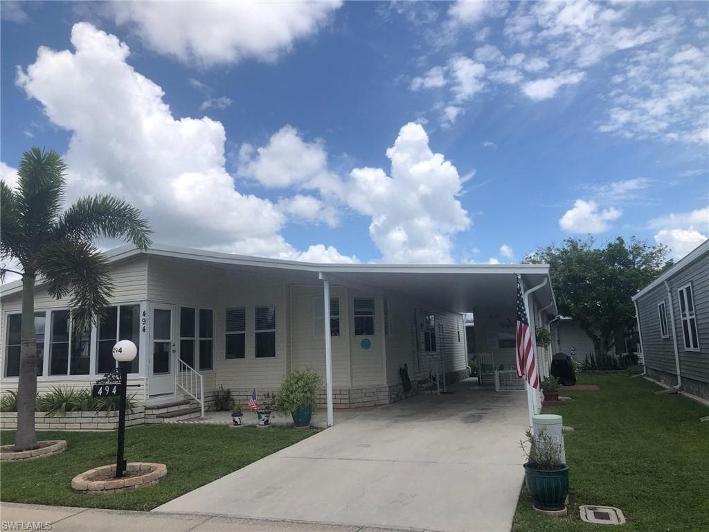 494 Horizon DR NORTH FORT MYERS, FL 33903