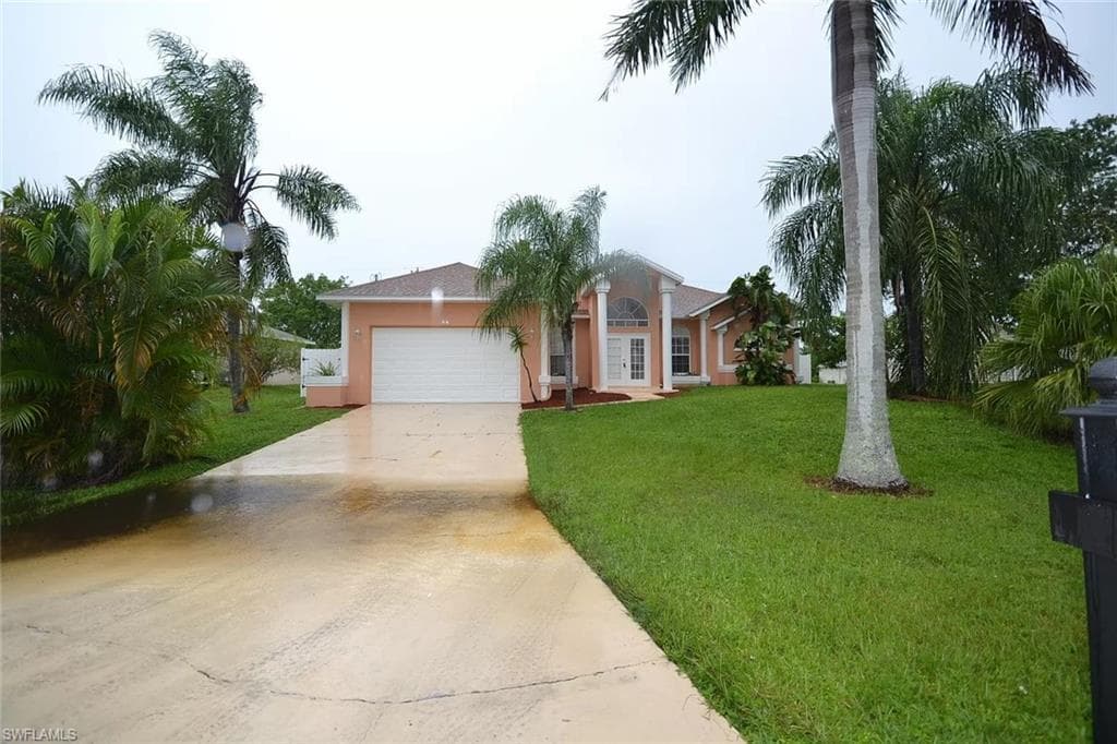 806 SW 8th CT CAPE CORAL, FL 33991