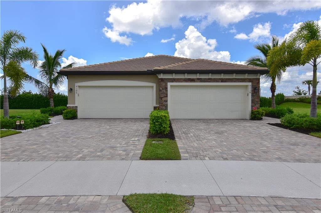 9110 Woodhurst DR NAPLES, FL 34120