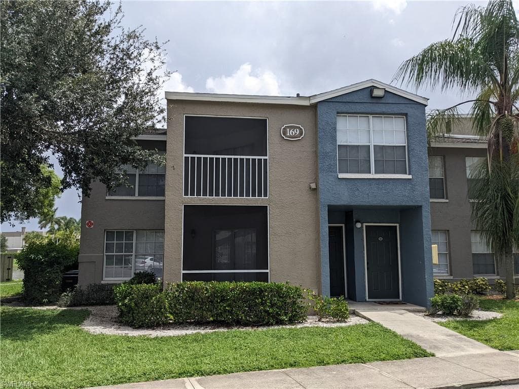 169 Santa Clara DR 8 NAPLES, FL 34104