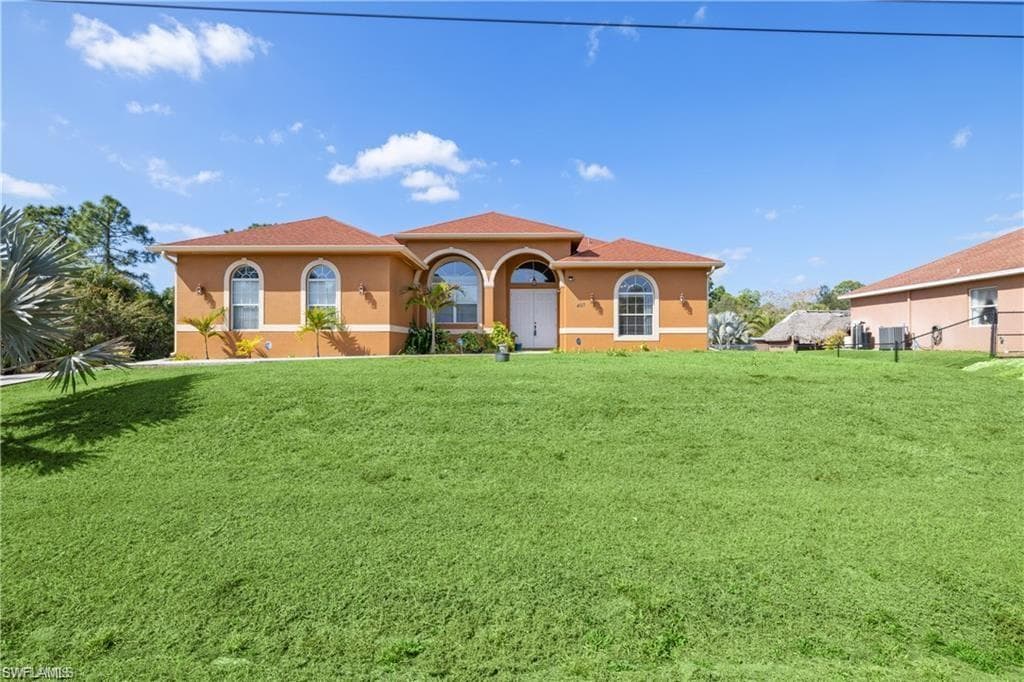 403 Henry AVE LEHIGH ACRES, FL 33972