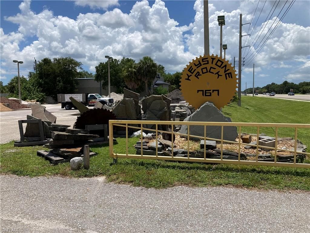 767 Tamiami TRL PORT CHARLOTTE, FL 33953