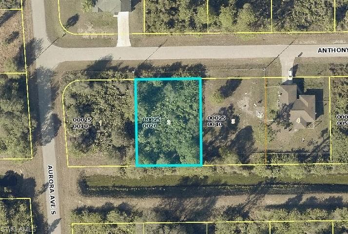 912 Anthony ST E LEHIGH ACRES, FL 33974