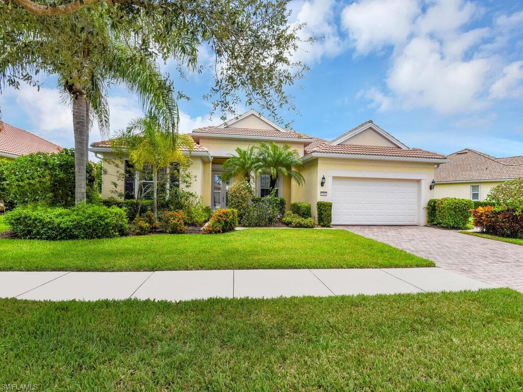 8581 Julia LN NAPLES, FL 34114