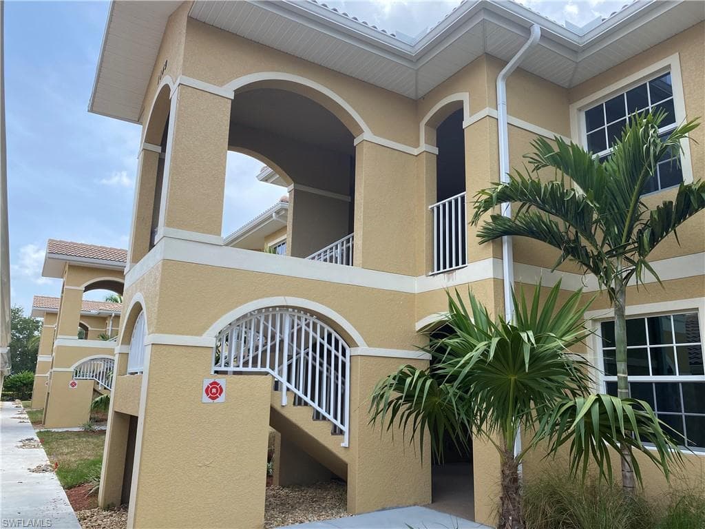 1149 Winding Pines CIR 106 CAPE CORAL, FL 33909