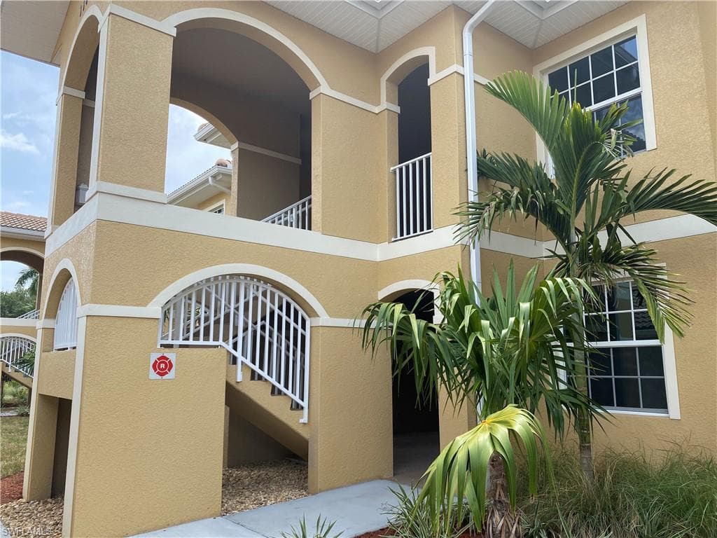 1149 Winding Pines CIR 204 CAPE CORAL, FL 33909