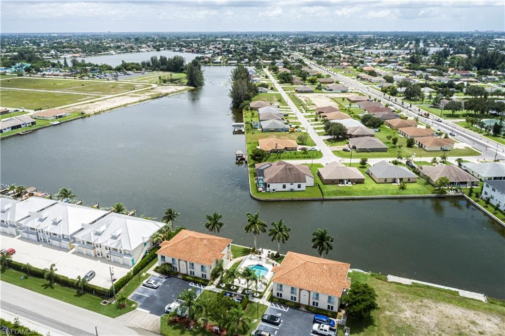406 3rd ST 101 CAPE CORAL, FL 33991