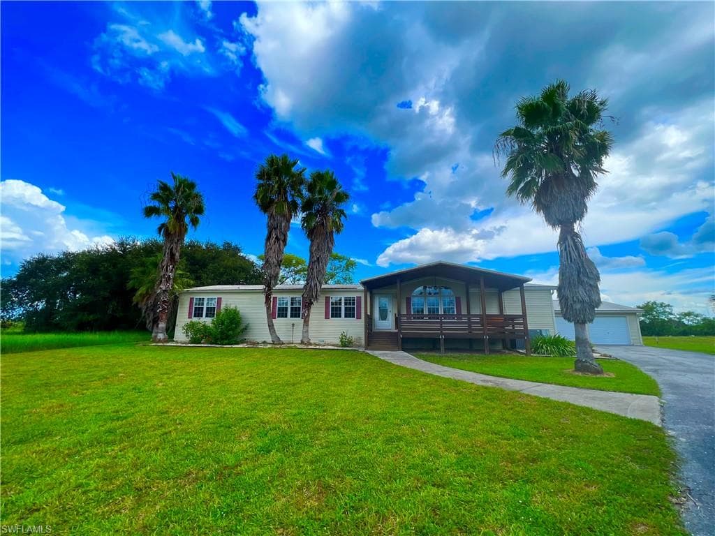 1423 Riverview DR MOORE HAVEN, FL 33471