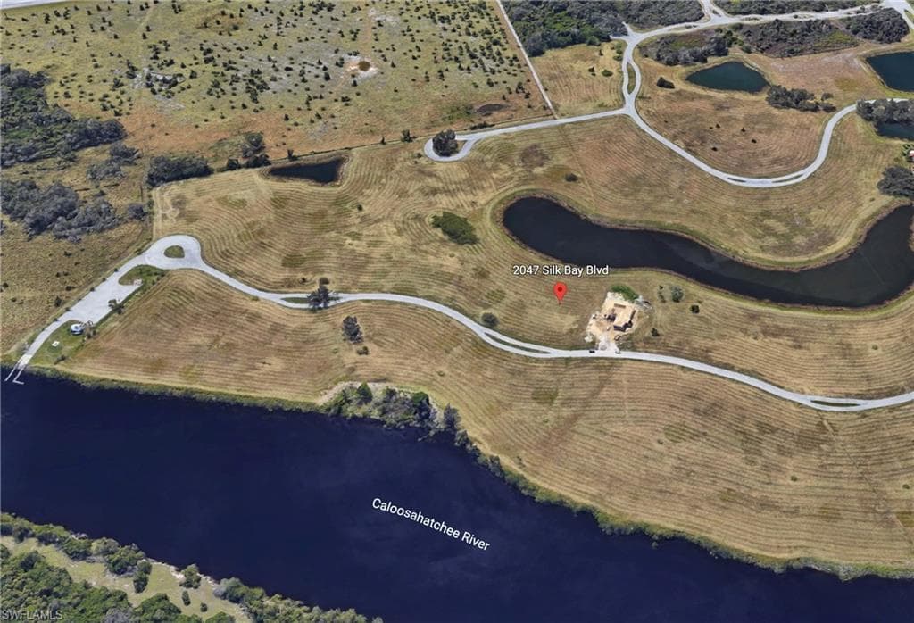 2047 Silk Bay BLVD ALVA, FL 33920