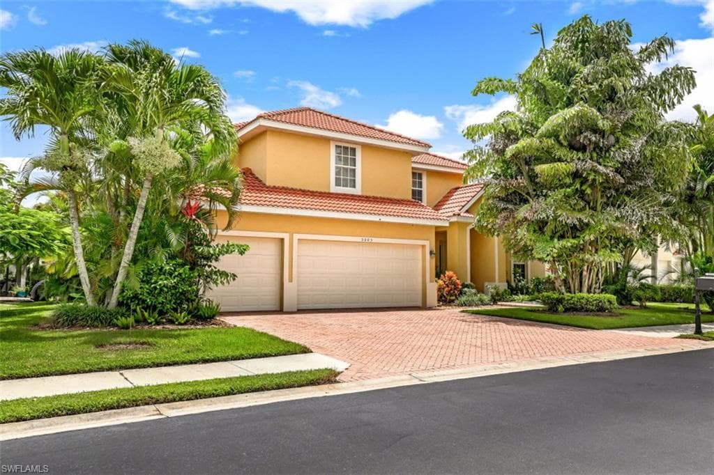 5005 Old Pond DR NAPLES, FL 34104