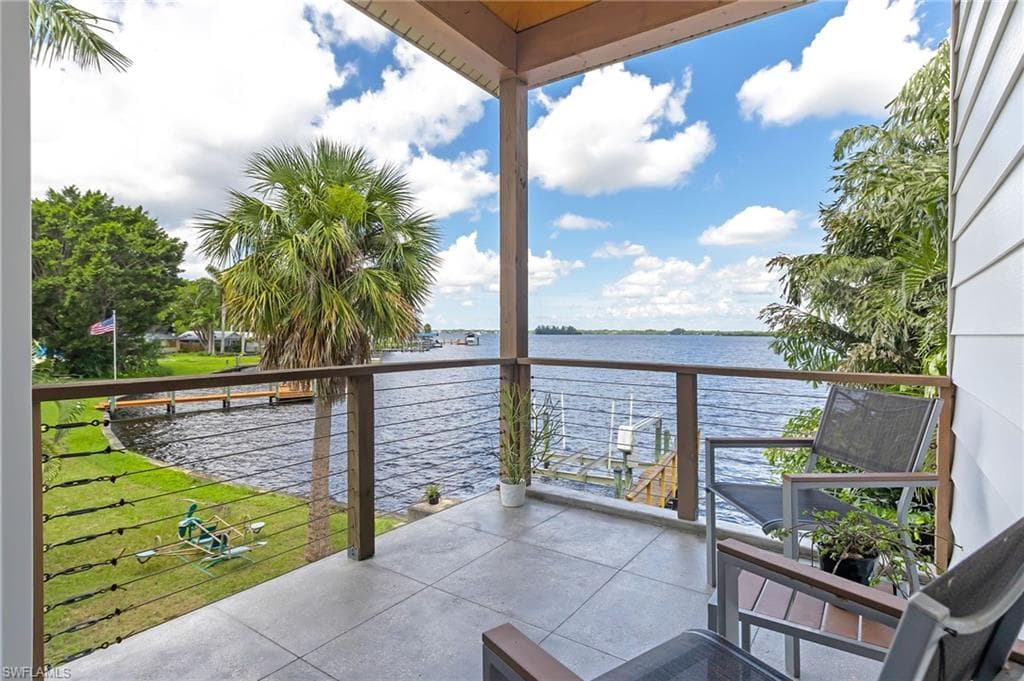 4555 E Riverside DR FORT MYERS, FL 33905