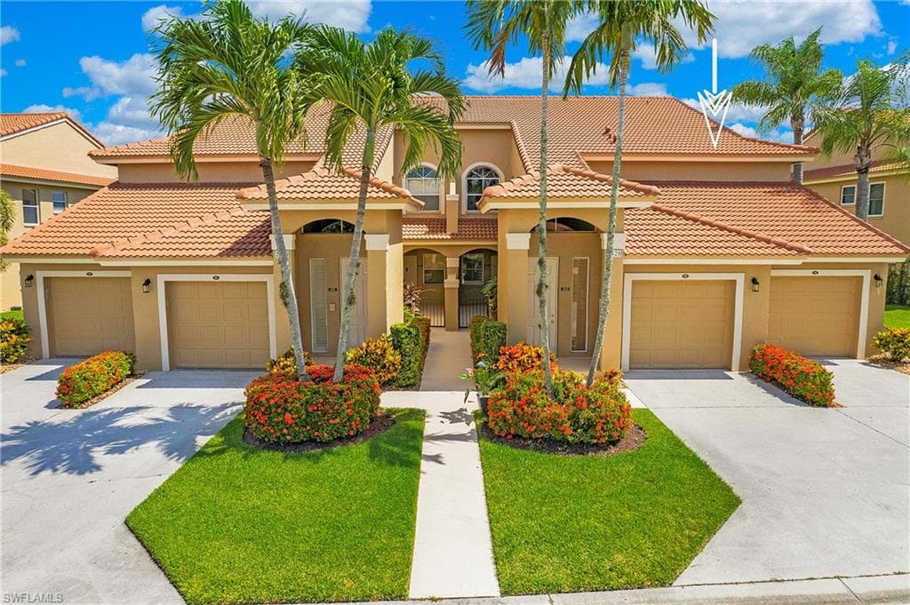 2520 Aspen Creek LN 102 NAPLES, FL 34119