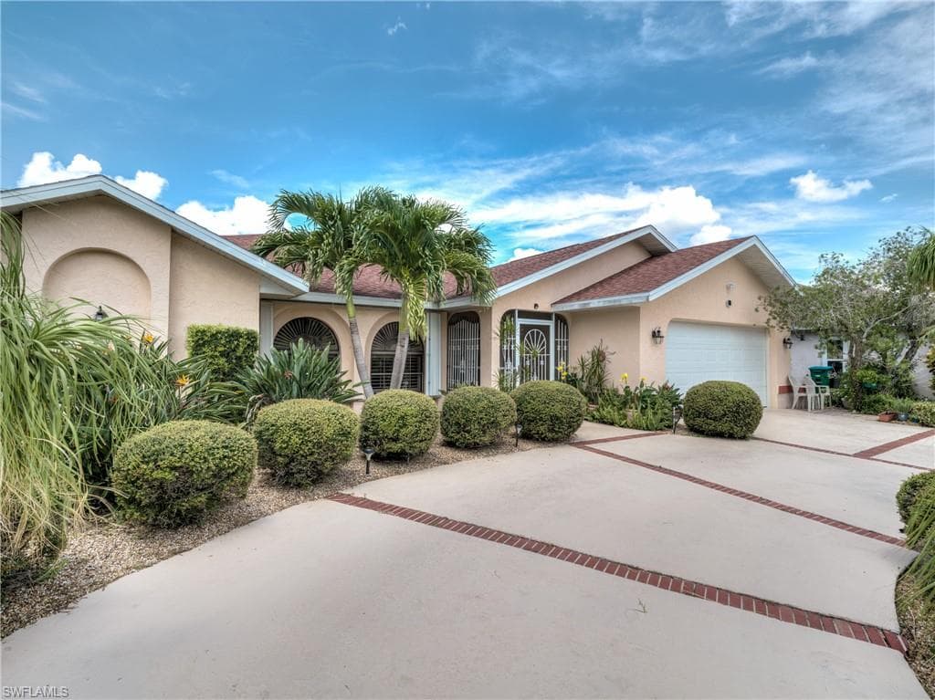 2904 22nd PL CAPE CORAL, FL 33904