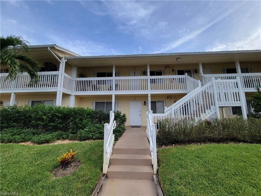 4635 Bayshore DR P13 NAPLES, FL 34112