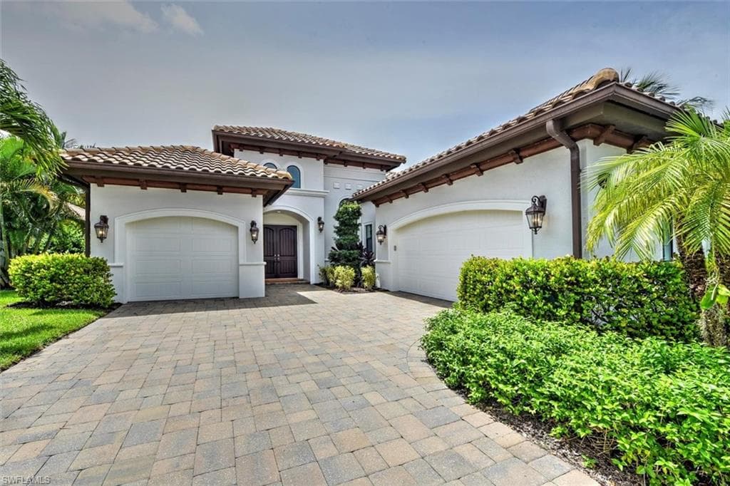 7485 Lantana CIR NAPLES, FL 34119