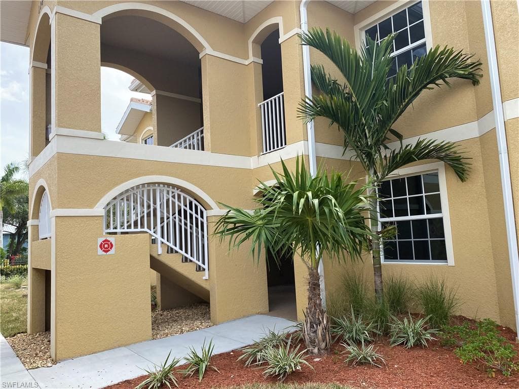 1143 Winding Pines CIR 104 CAPE CORAL, FL 33909