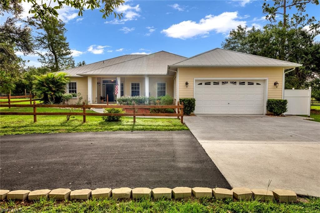 20150 Keola LN NORTH FORT MYERS, FL 33917