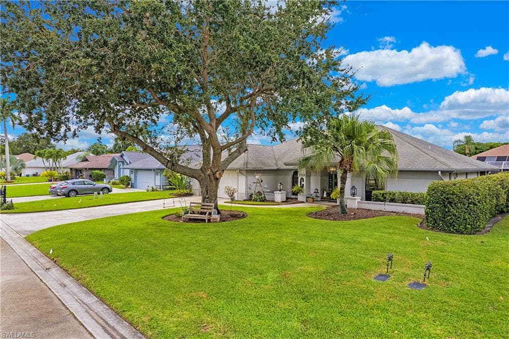 9753 Campbell CIR NAPLES, FL 34109