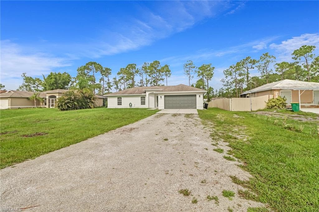 2233 Kean CT NAPLES, FL 34117
