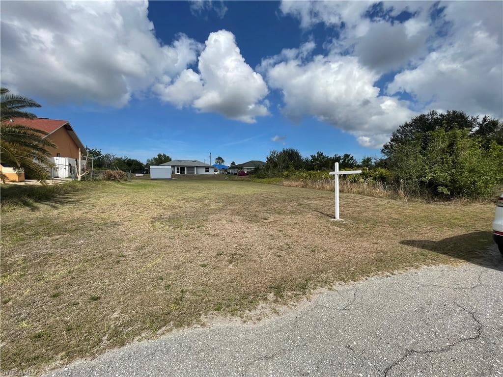 2516 15th ST SW LEHIGH ACRES, FL 33976