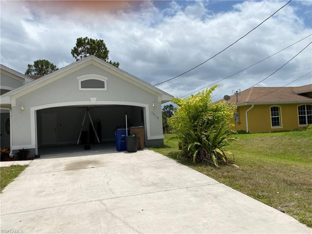 3219 16th ST W LEHIGH ACRES, FL 33971