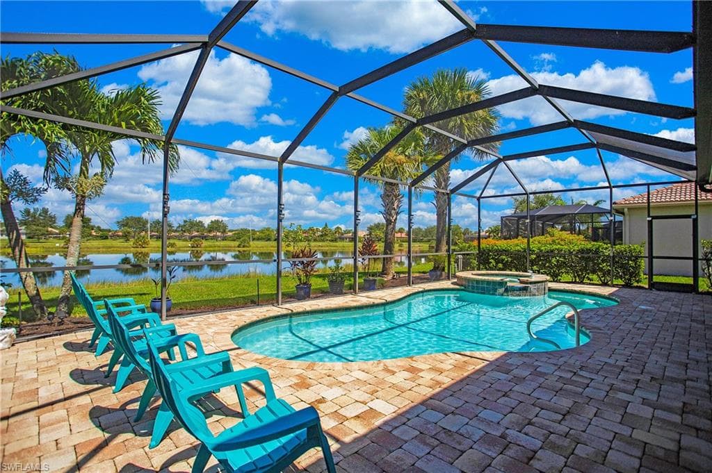 8043 Princeton DR NAPLES, FL 34104