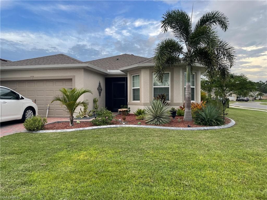 3301 Acapulco CIR CAPE CORAL, FL 33909