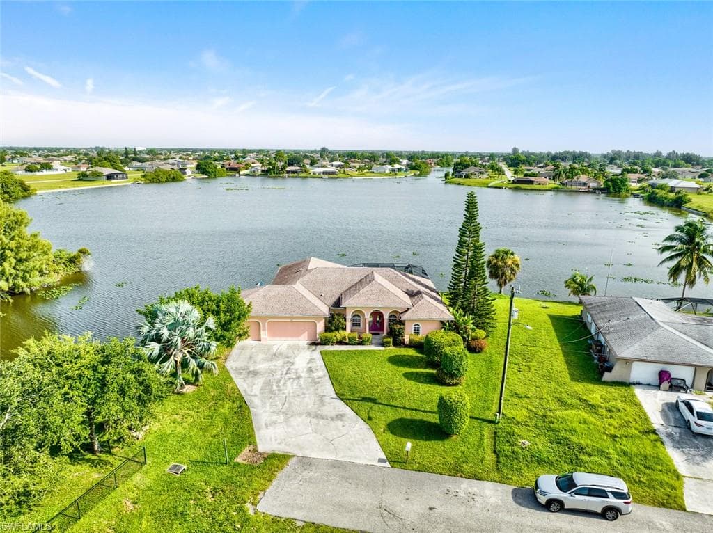 237 NW 11th TER CAPE CORAL, FL 33993