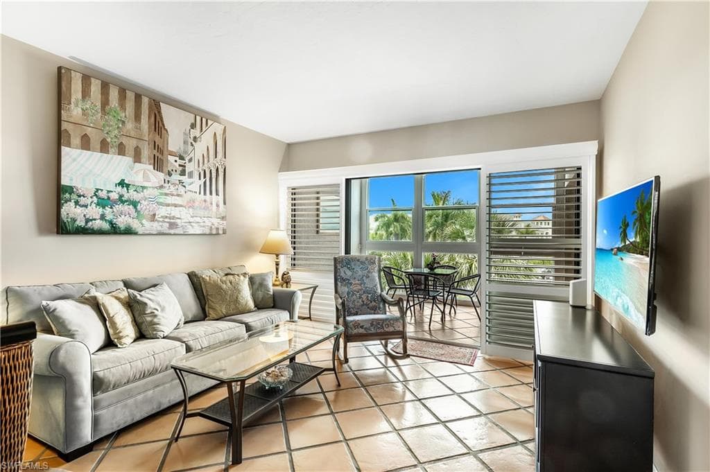807 River Point DR 205D NAPLES, FL 34102
