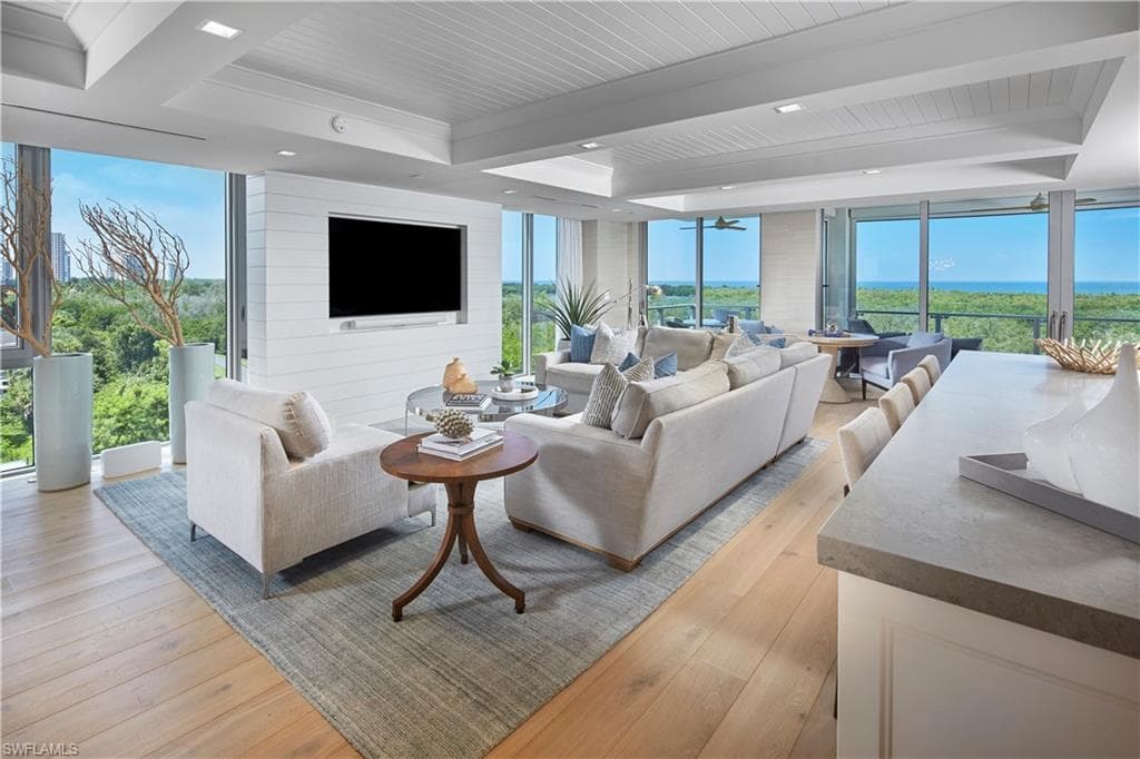 6897 Grenadier BLVD 501 NAPLES, FL 34108