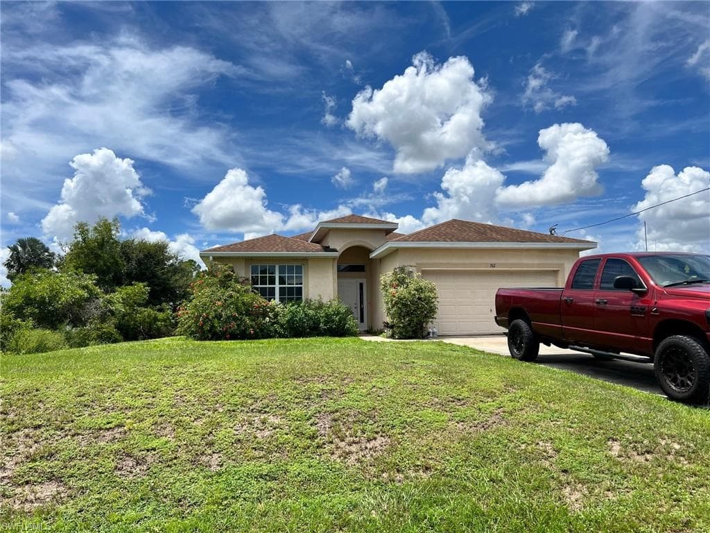 762 Courtland AVE S LEHIGH ACRES, FL 33974