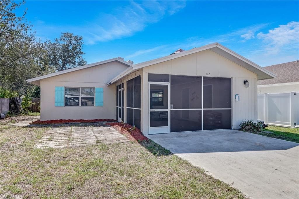 862 95th AVE N NAPLES, FL 34108