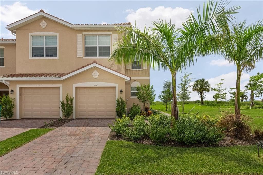 2745 Citrus ST NAPLES, FL 34120