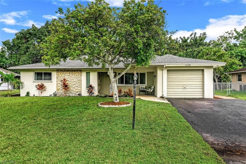 1698 S Flossmoor RD FORT MYERS, FL 33919