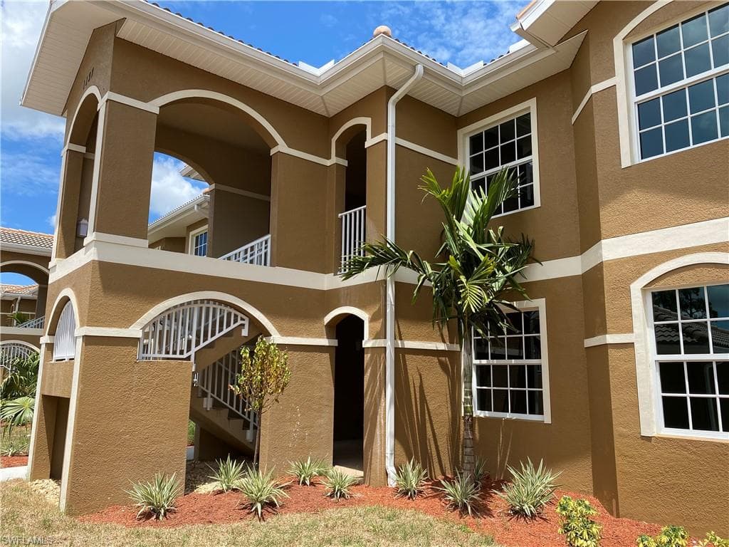 1137 Winding Pines CIR 206 CAPE CORAL, FL 33909