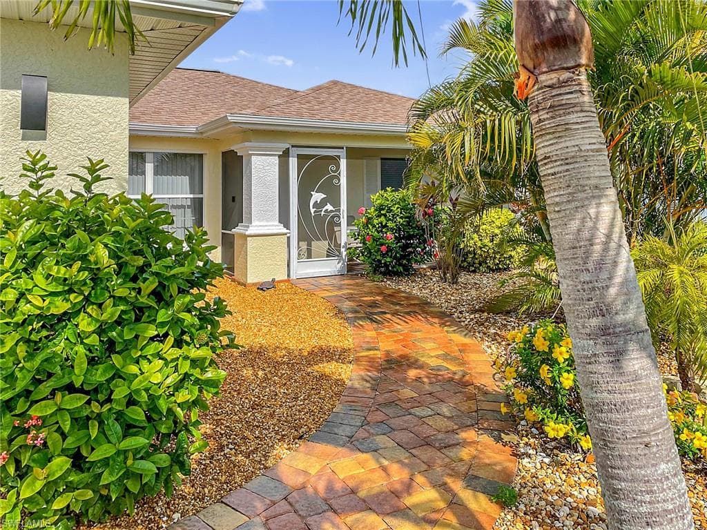 218 NW 25th AVE CAPE CORAL, FL 33993