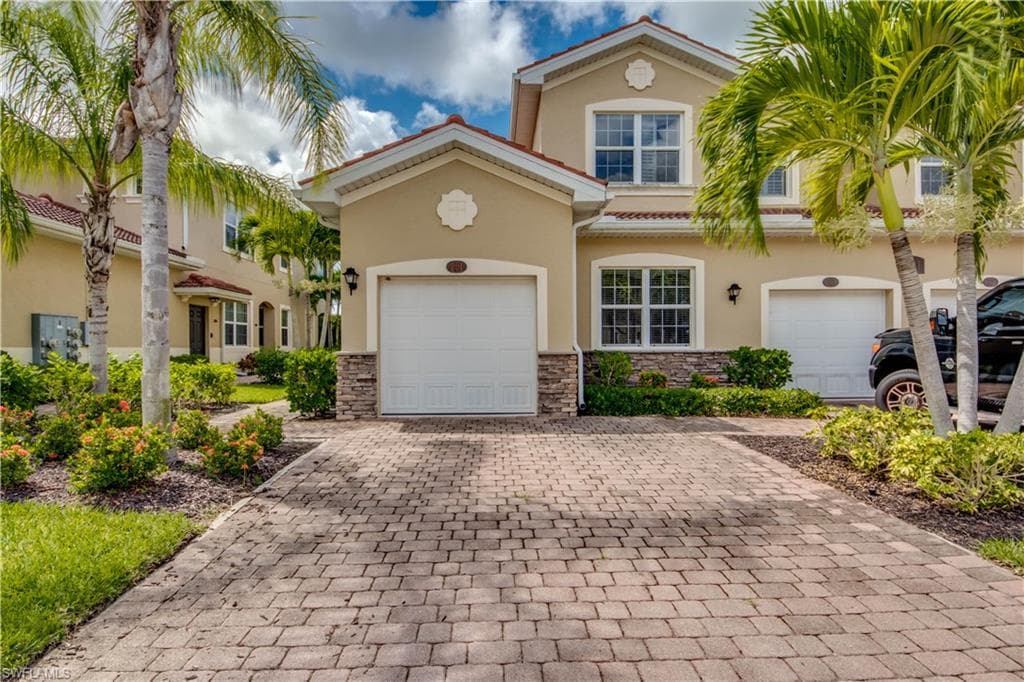 8511 Oakshade CIR 201 FORT MYERS, FL 33919
