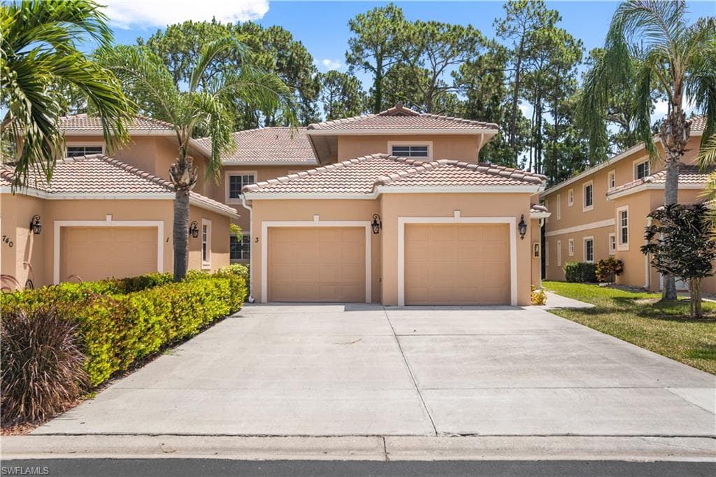 740 Luisa LN 3 NAPLES, FL 34104