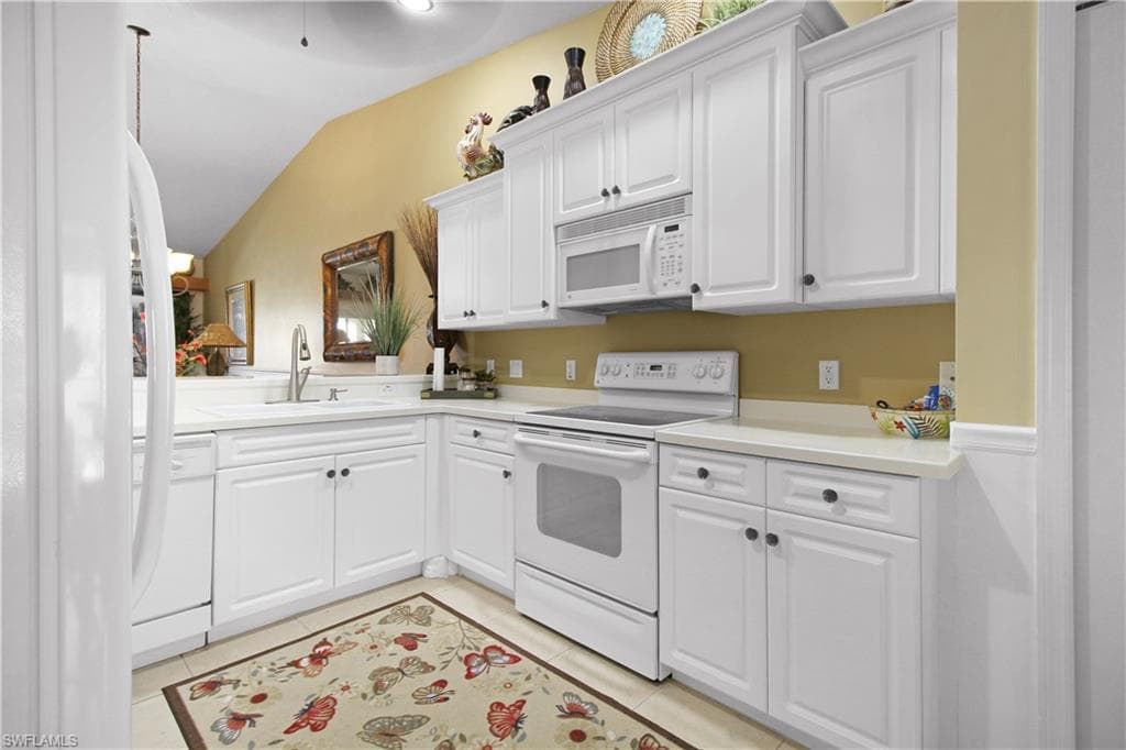 2760 Cypress Trace CIR 2522 NAPLES, FL 34119