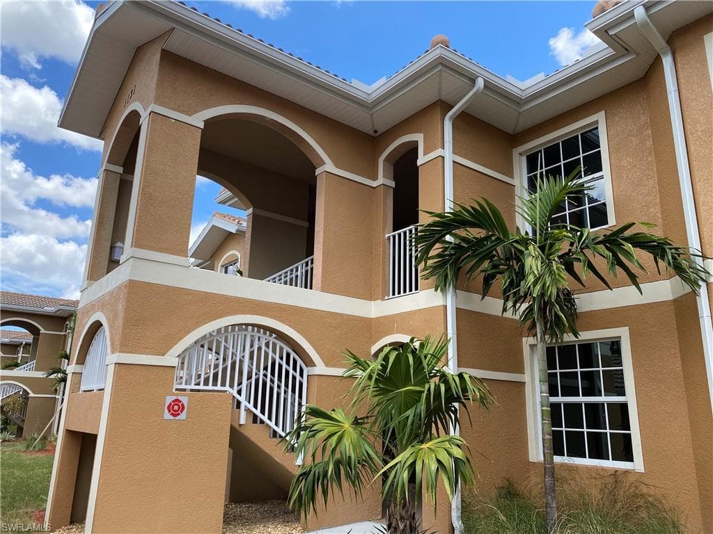 1131 Winding Pines CIR 102 CAPE CORAL, FL 33909
