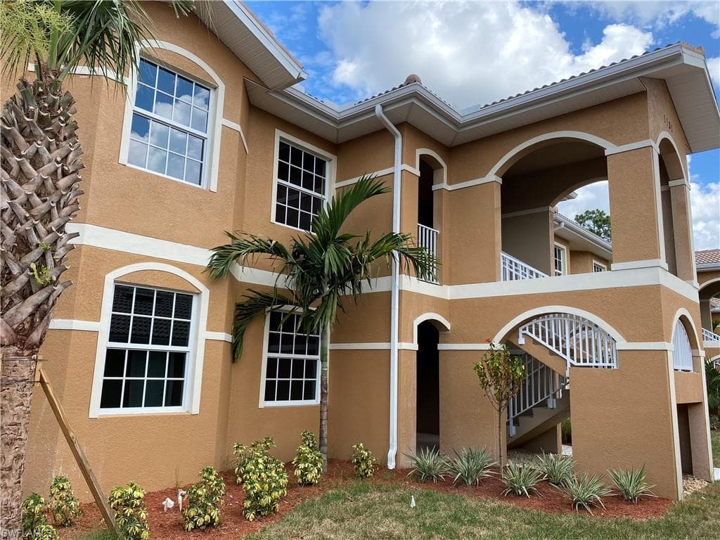 1131 Winding Pines CIR 201 CAPE CORAL, FL 33909
