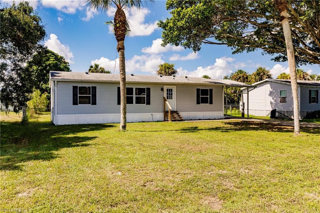 2500 Farrance CT NORTH FORT MYERS, FL 33917