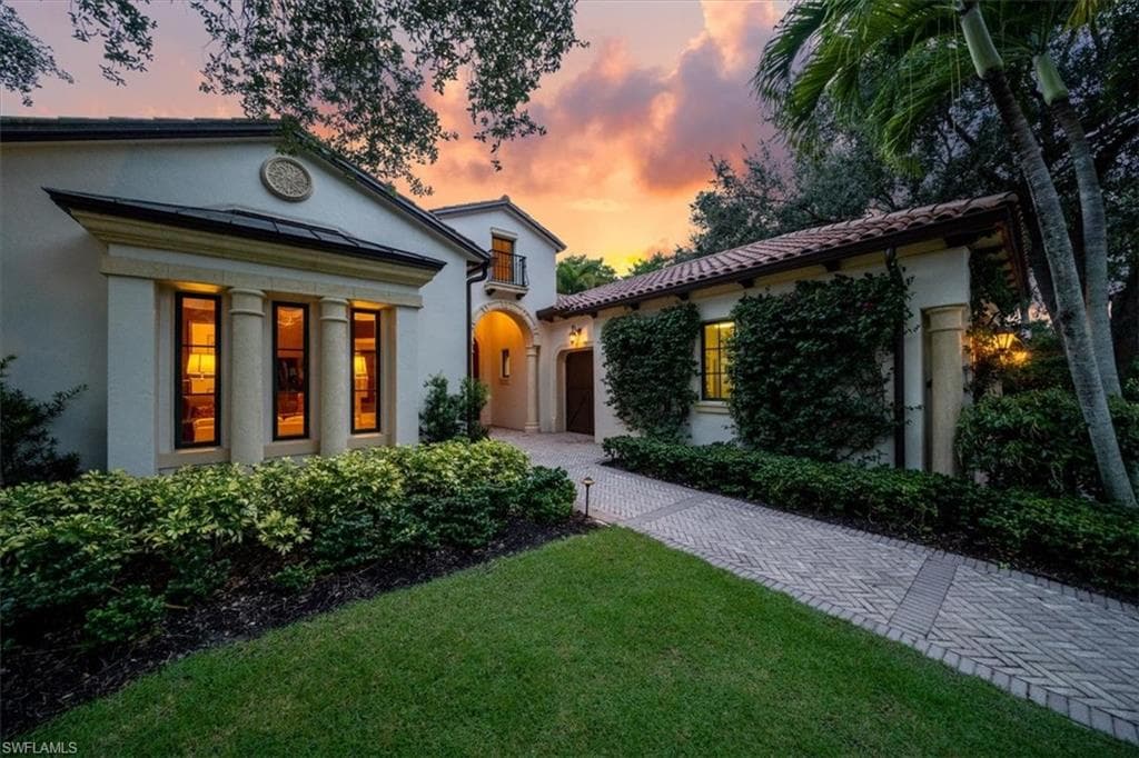 1581 Marsh Wren LN NAPLES, FL 34105